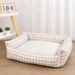 Panier pour petit chien à carreaux beige
