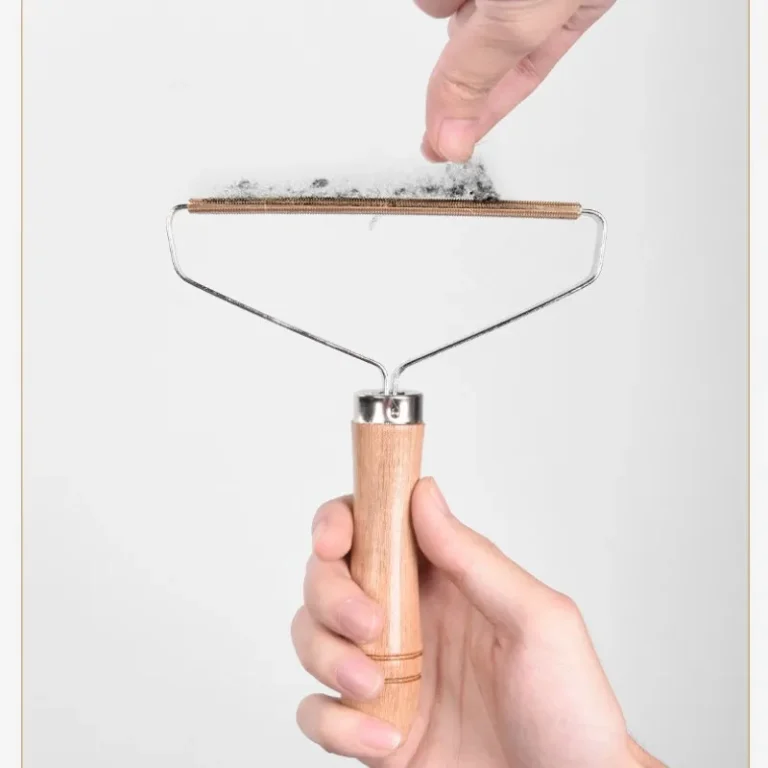 Brosse à poils d'animaux en laine pour animaux de compagnie, épilateur portable, peigne manuel pour chiens et chats 4