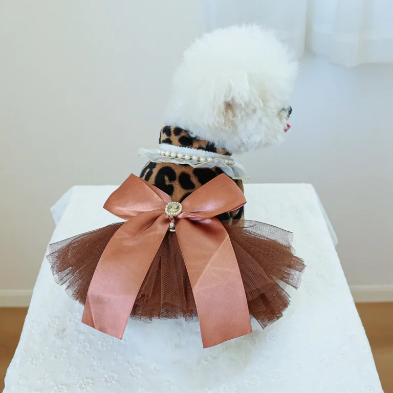 Robe de mariée à imprimé léopard en velours épais pour animaux de compagnie, jupe de princesse, adaptée aux petites et moyennes tailles, vêtements d'automne et d'hiver, 1PC 2