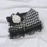 Harnais noir et blanc avec fleur pour chien 3