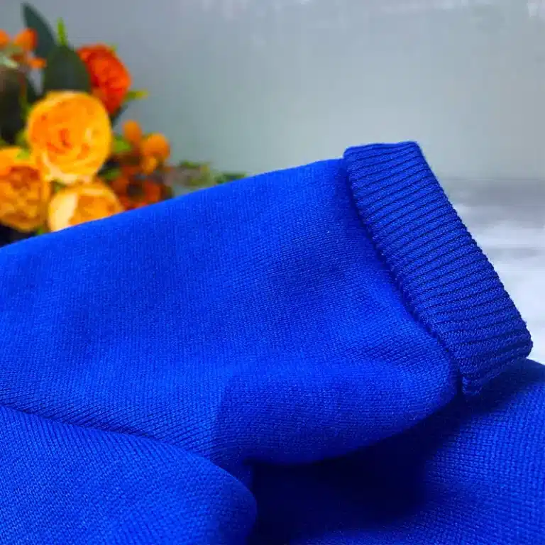 Sweat a capuche yeux petit chien 3