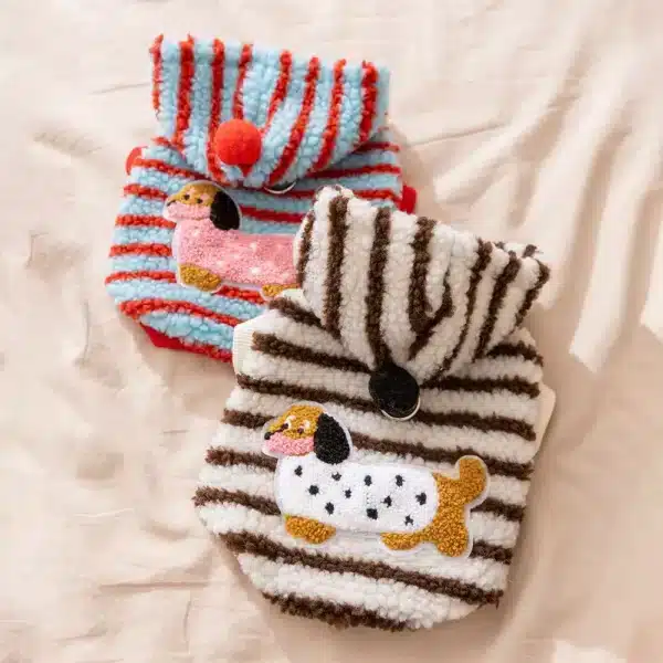 Pull avec pompon rayé pour petit chien 5