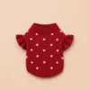 Pull rouge avec froufrou chien