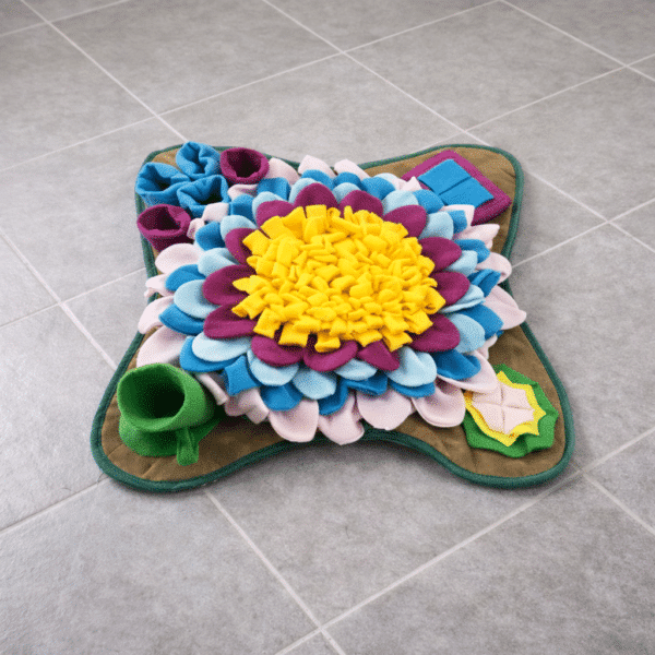 Tapis de fouille marron jaune et vert chien