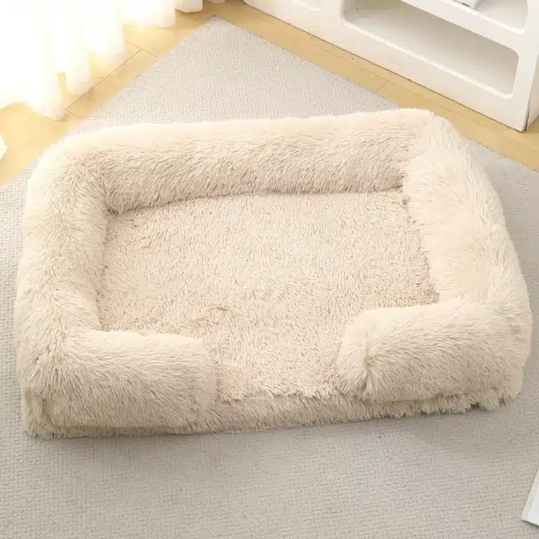 Coussin fluffy pour chien beige 6