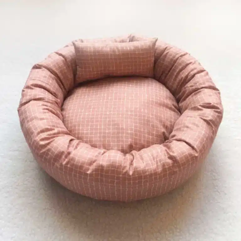 Coussin rond à carreaux pour chien 6