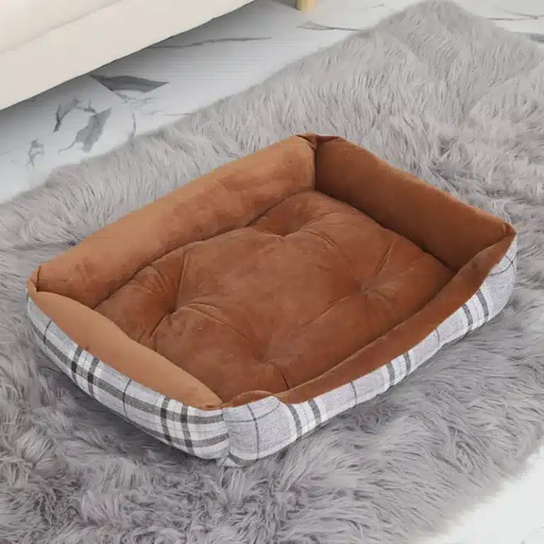 Panier relaxant pour petit chien marron et gris à carreaux 4