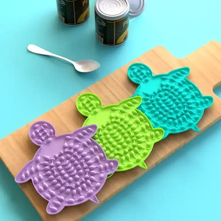 Tapis de léchage en forme de tortue pour chien 1