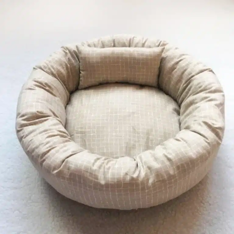 Coussin rond à carreaux pour chien 4