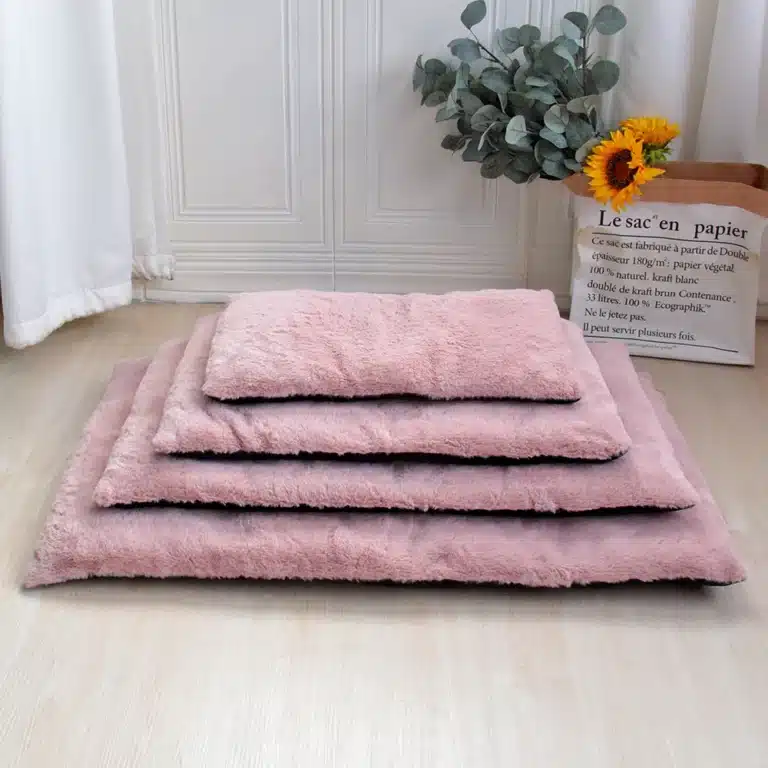 Tapis de couchage épais pour chien rose 2