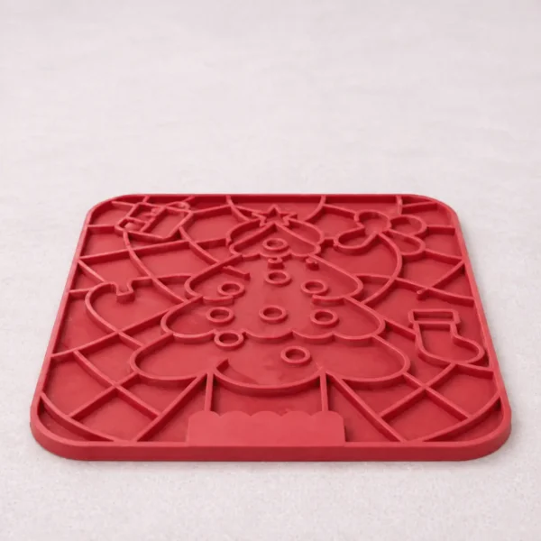 Tapis de léchage forme sapin rose pour chien