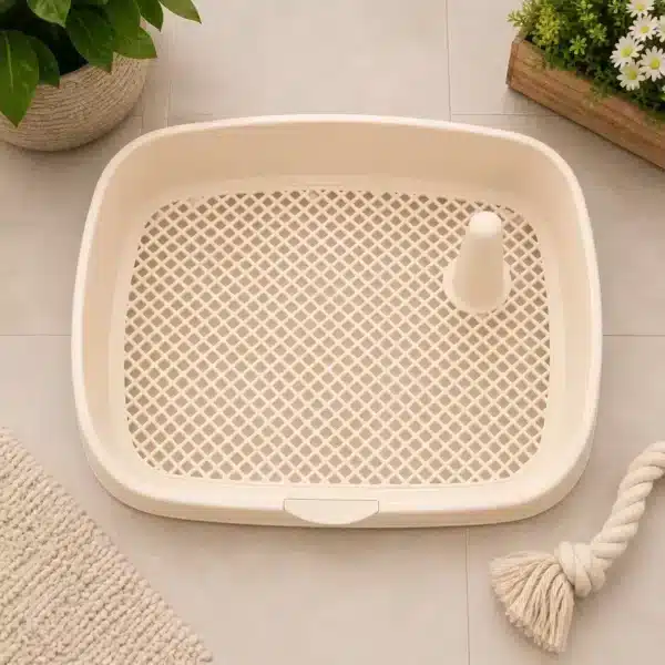 Litière pour petit chien sur terrasse blanc