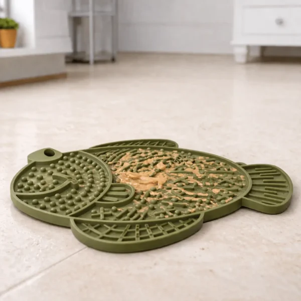Tapis de léchage forme poisson vert pour chien