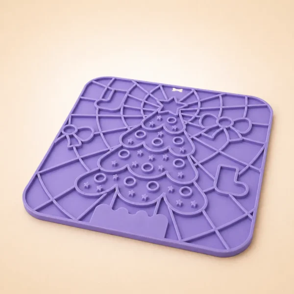 Tapis de léchage forme sapin violet pour chien