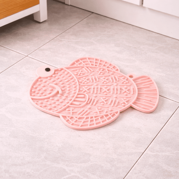 Tapis de léchage forme poisson rose pour chien