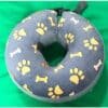 Collerette en mousse os gris chien