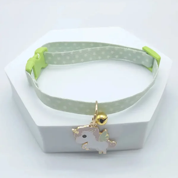 Collier chihuahua licorne vert