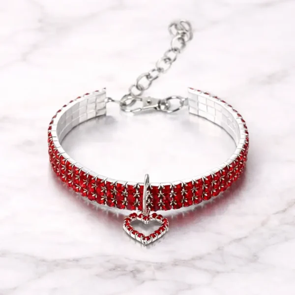 Collier chihuahua diamant coeur rouge