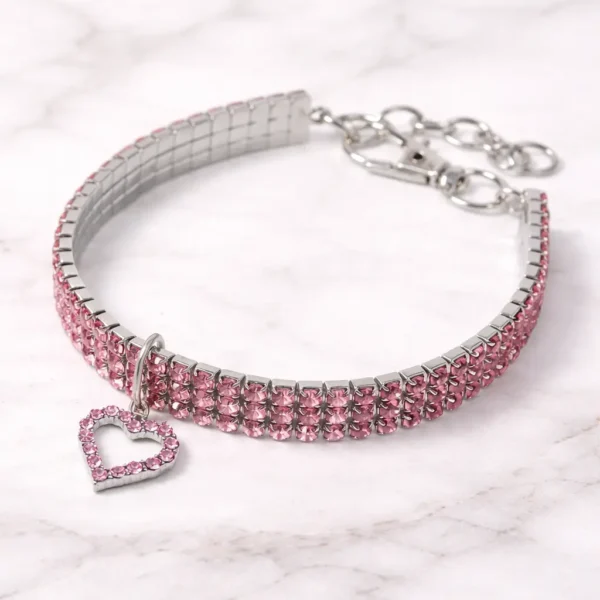 Collier chihuahua diamant coeur rose