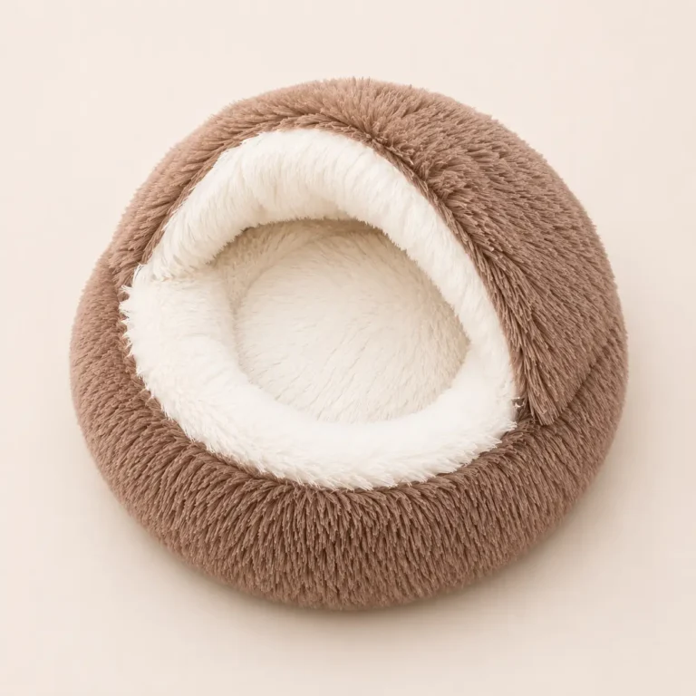 Panier igloo marron et blanc chien
