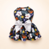 Robe chihuahua motif fleurs noeud blanc